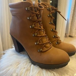 Hiking boots with heels